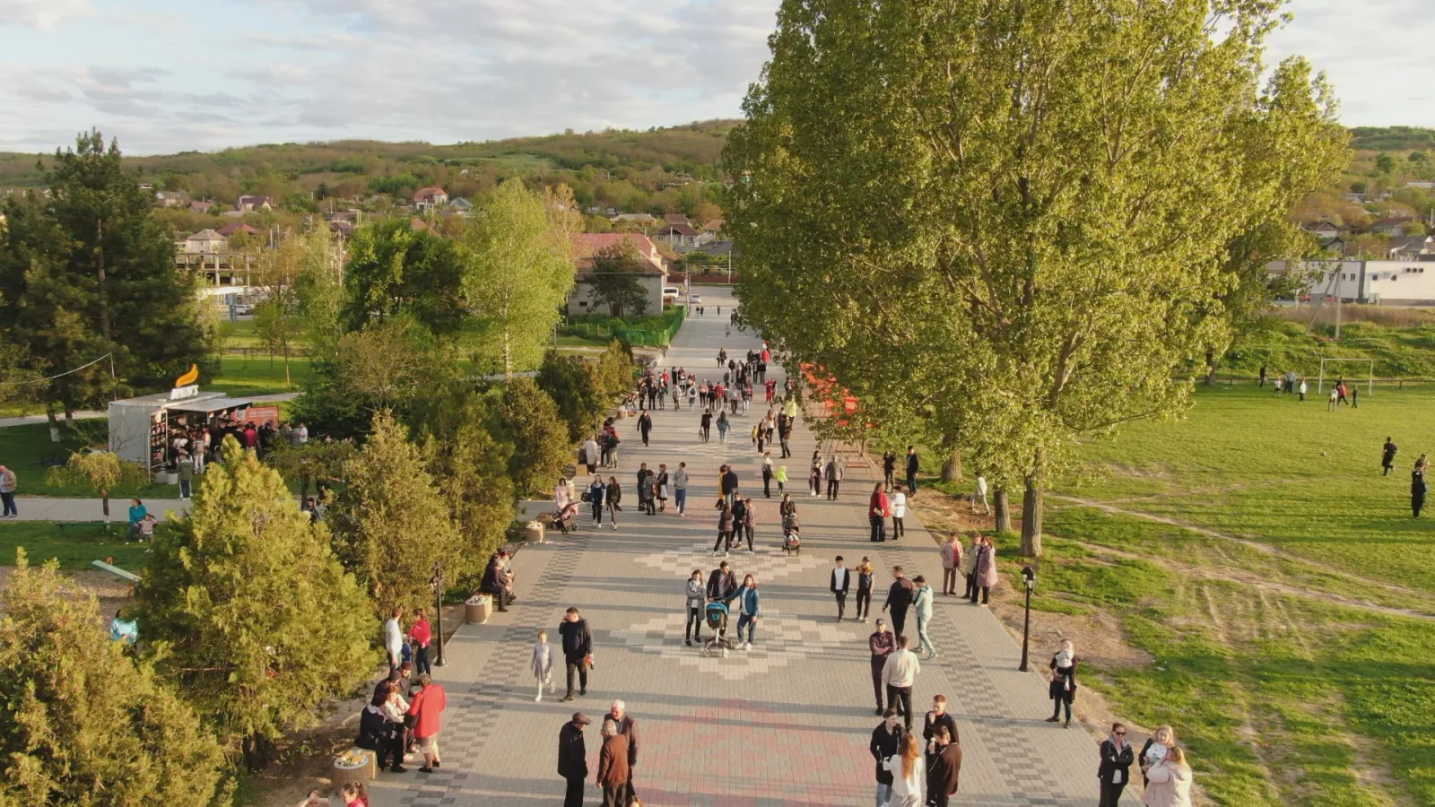 O plimbare prin parcul din Cojușna.